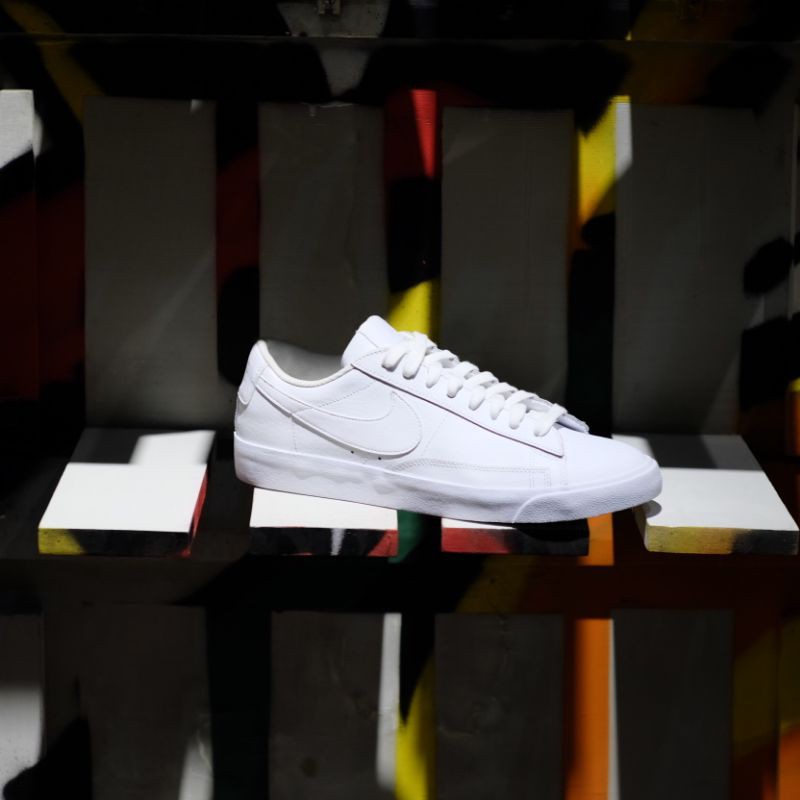 blazer low all white