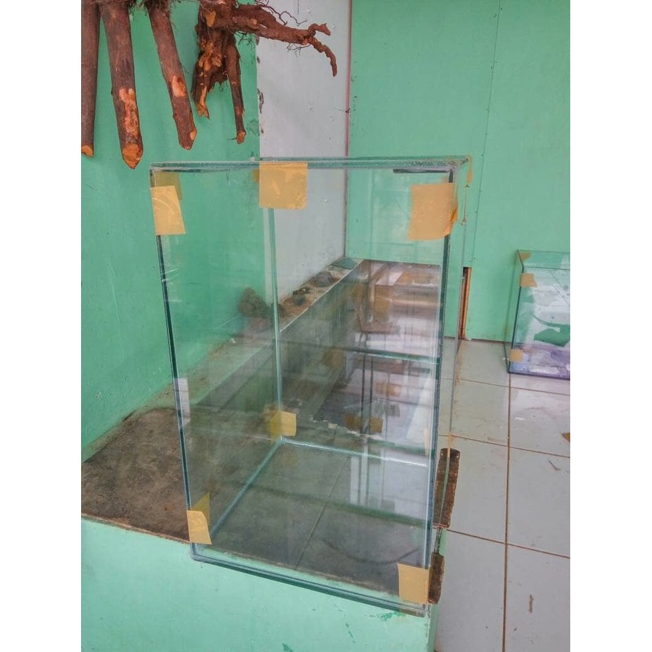 Aquarium Kaca Ukuran 30 X 30 X 50Cm