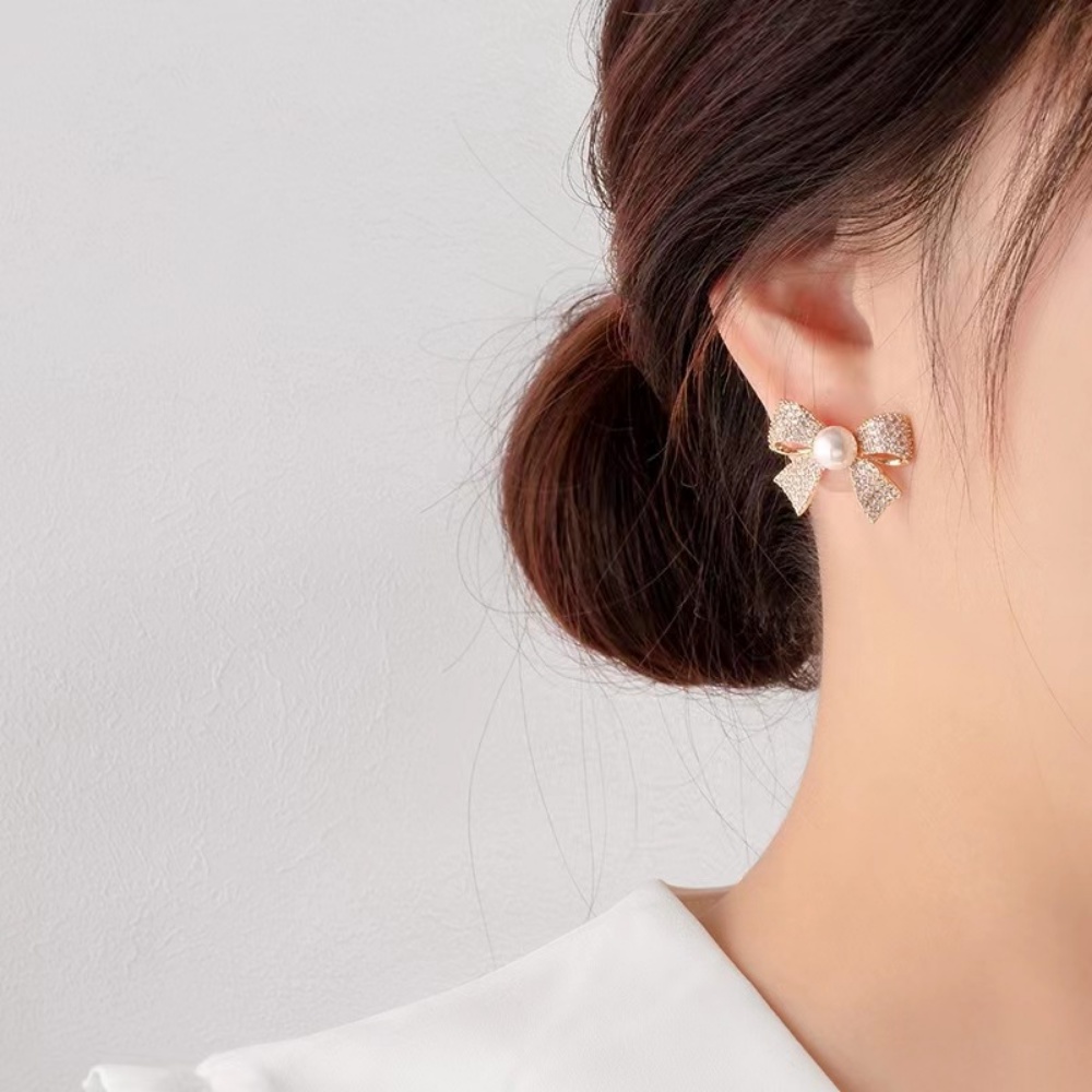 Anting Tusuk Gantung Temperament Desain Pita Hias Mutiara Gaya Simple Untuk Wanita