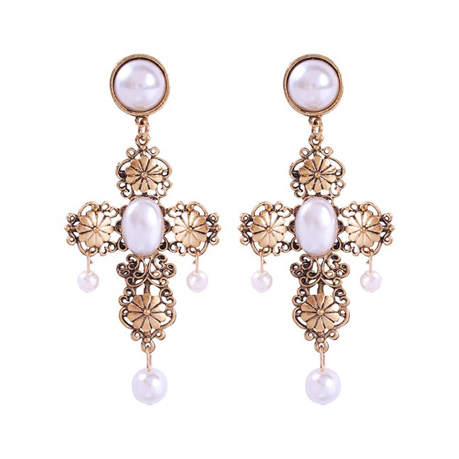 LRC Anting Tusuk Fashion Gold Alloy Openwork Carved Pearl Stud Earrings F77921