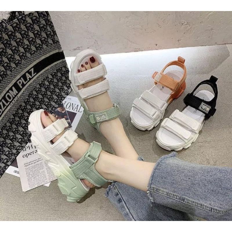 Sendal Outdoor Wanita Gevani Wedges Fashion Korea
