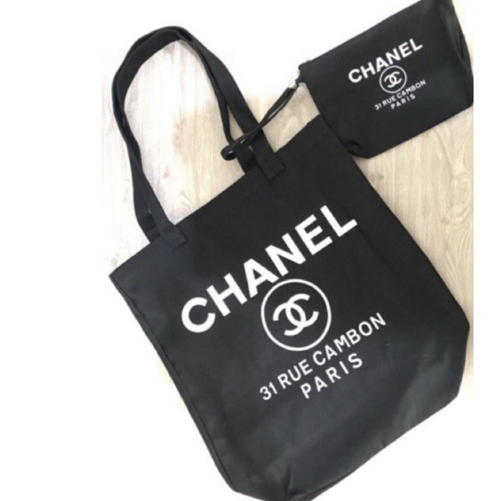 TAS CHANEL WITH POUCH