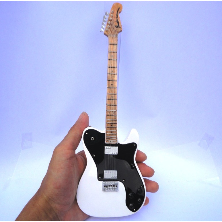 Miniatur Gitar Fender Classic Series '72 Telecaster Deluxe