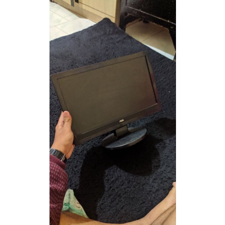 LCD MONITOR KOMPUTER AOC 16 INC WIDE BEKAS GAHAR. COCOK BUAT OFFICE DAN CCTV.