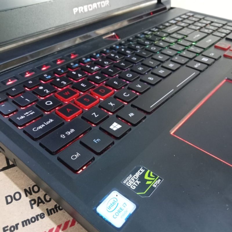 LAPTOP GAMING ACER PREDATOR COR I7-6700HQ RAM 16GB/SSD 128GB+HDD 1TB NVDIA GTX 970M 6GB DEDICATED VRAM KEYBOARD RGB