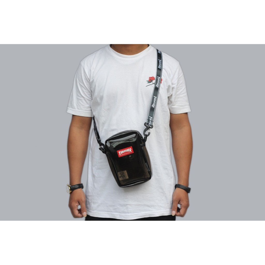 TAS SELEMPANG BAHU SLING BAG WAIST BAG THRASHER TEMBUS PANDANG BLACK & WHITE