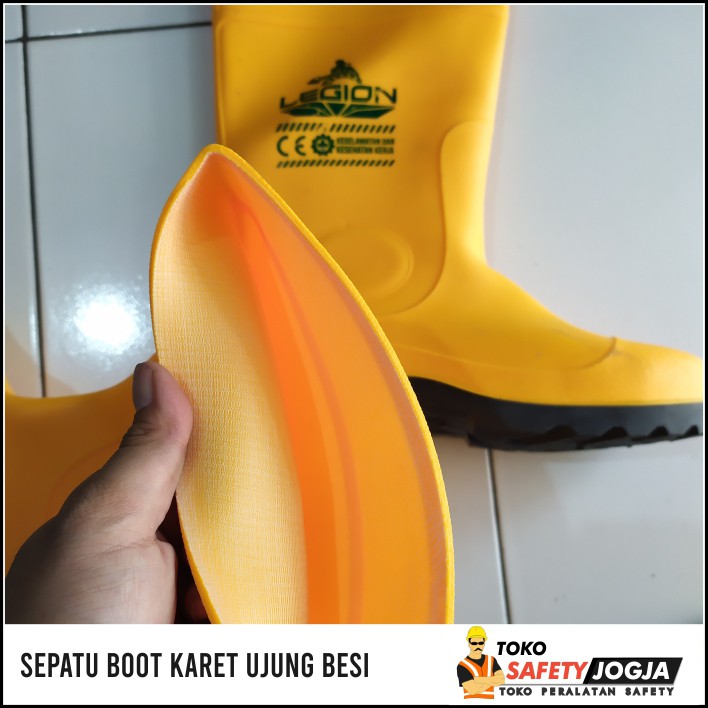 Sepatu Rubber Boot / Safety Boots Legion Ujung Besi