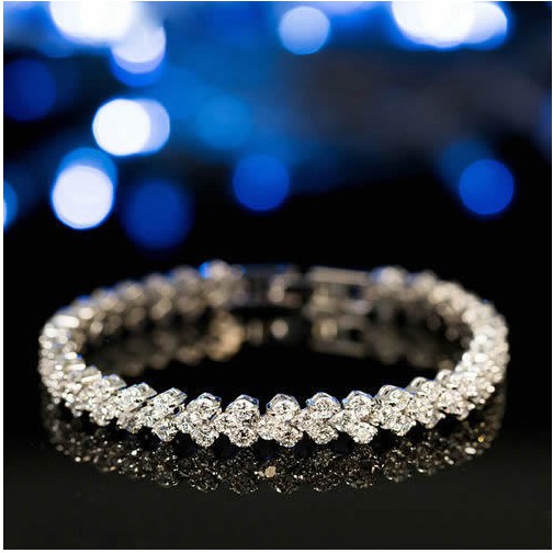 Simple Design Crystal Bracelet Noble Woman Shining Bangle Fashion Accessories