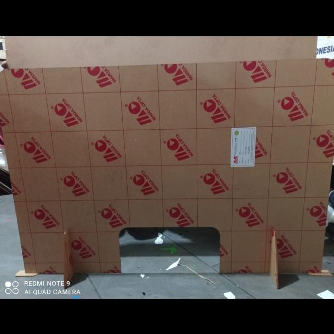 

PARTISI / SEKAT / PEMBATAS MEJA AKRILIK TEBAL 3MM 60x80 cm,