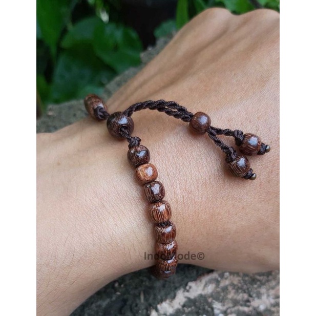 tasbih azzikroh bahan kayu gaharu , kaokah, bajo, kynam, biji poco, black onyk original kayu bertuah