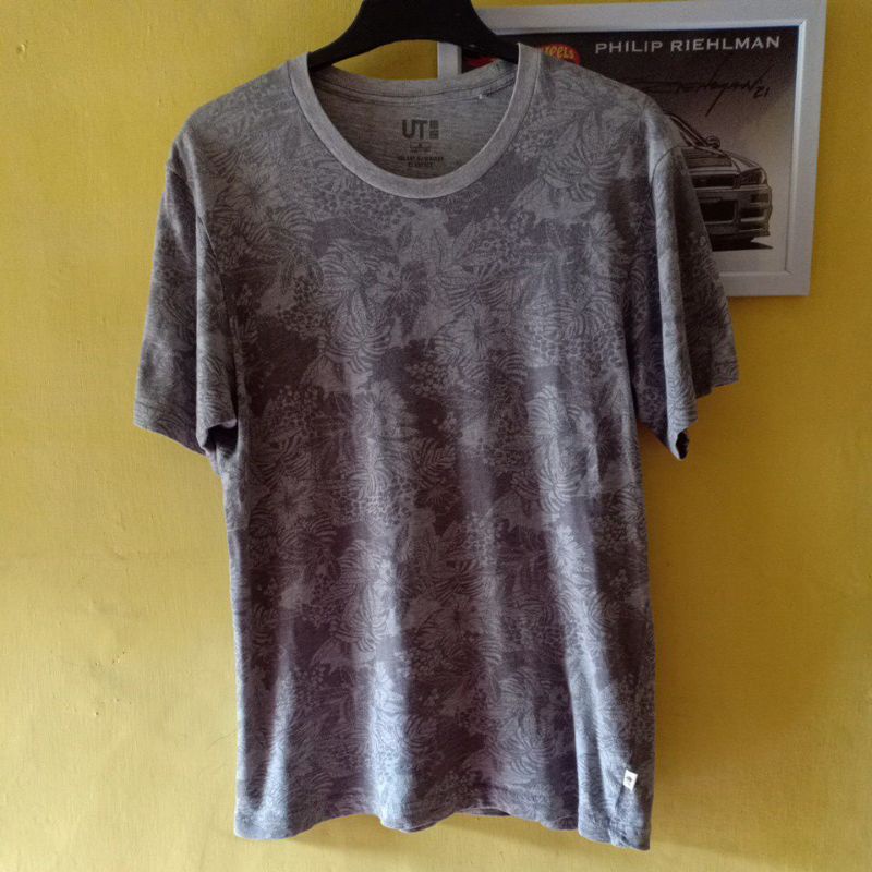 Kaos Oblong pria UNIQLO  second brand