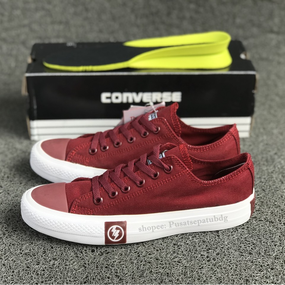 Sepatu Converse Petir Pendek X Undefeated Low Maroon