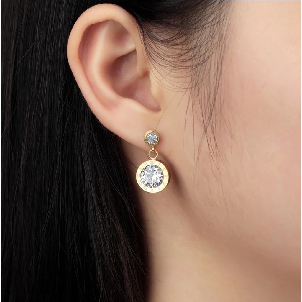 Anting Titanium Bvlgr Bulat Romawi 2 Crystal Artifisial Warna Rose Gold dan Gold