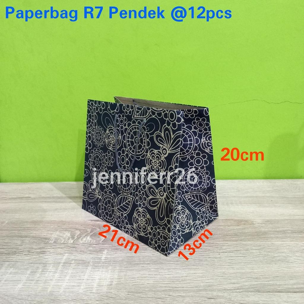 

Isi 12pc Paperbag R7 PENDEK 21x20 batik lusinan / tas kertas motif batik 21 x 20 / tas kertas batik / paperbag