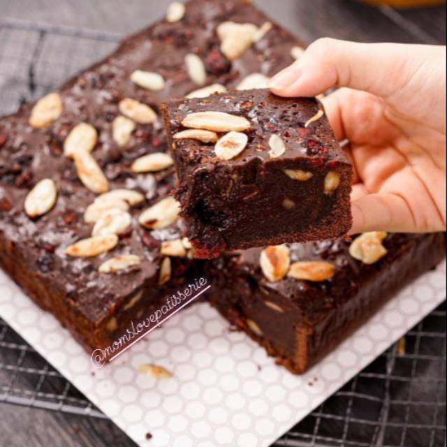 

Fudgy Brownies (brownies leleh super nyoklat dan yummy!) Tanpa pengawet, pengembang dan bahan kimia.