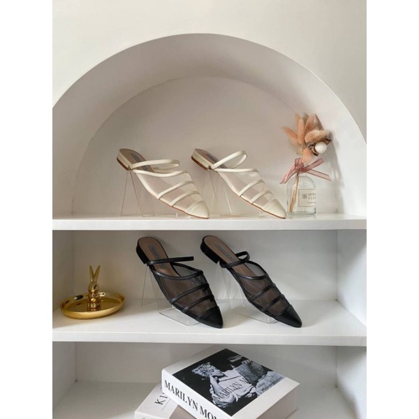 CHARLES & KEITH (CK) - 445 BLACK /WHITE (SANDAL)  WANITA