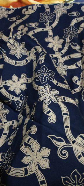 Kain Batik Solo Katun Navy Cream Latte Uwer Bunga Batiksoloamanah 105.000