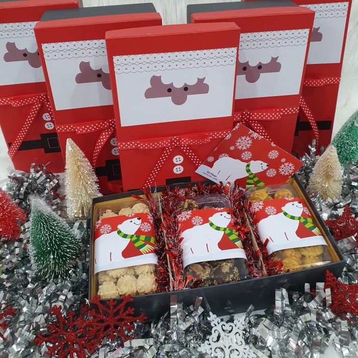 

Paket hampers tahun baru happy new year hampers kue kering parcel 50