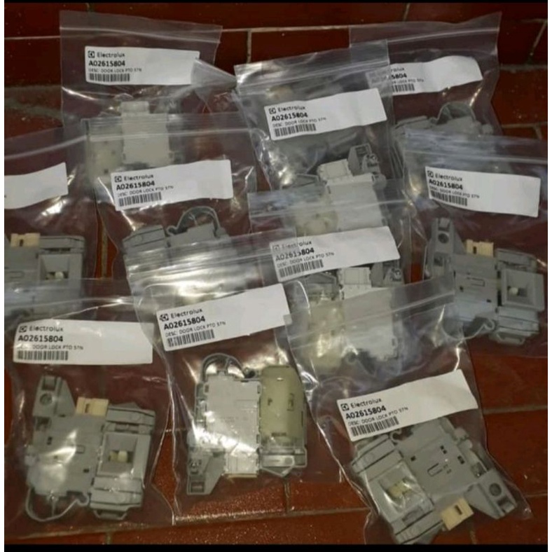 Doorlock mesin cuci Electrolux EWF8005EQWA