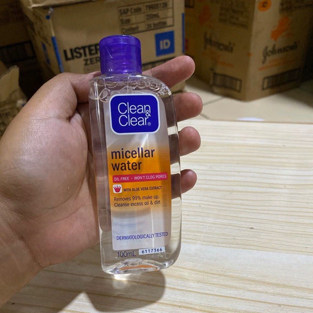 CLEAN AND CLEAR micellar water oil free with aloe 100ml