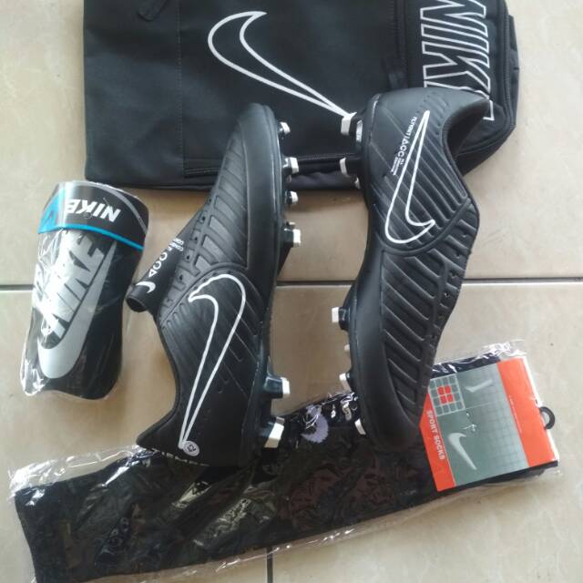 Bisa Bayar Tempat Cod Promo Paket Komplit Sepatu Bola Adidas Predator Awet Lentur Anti Karat-6