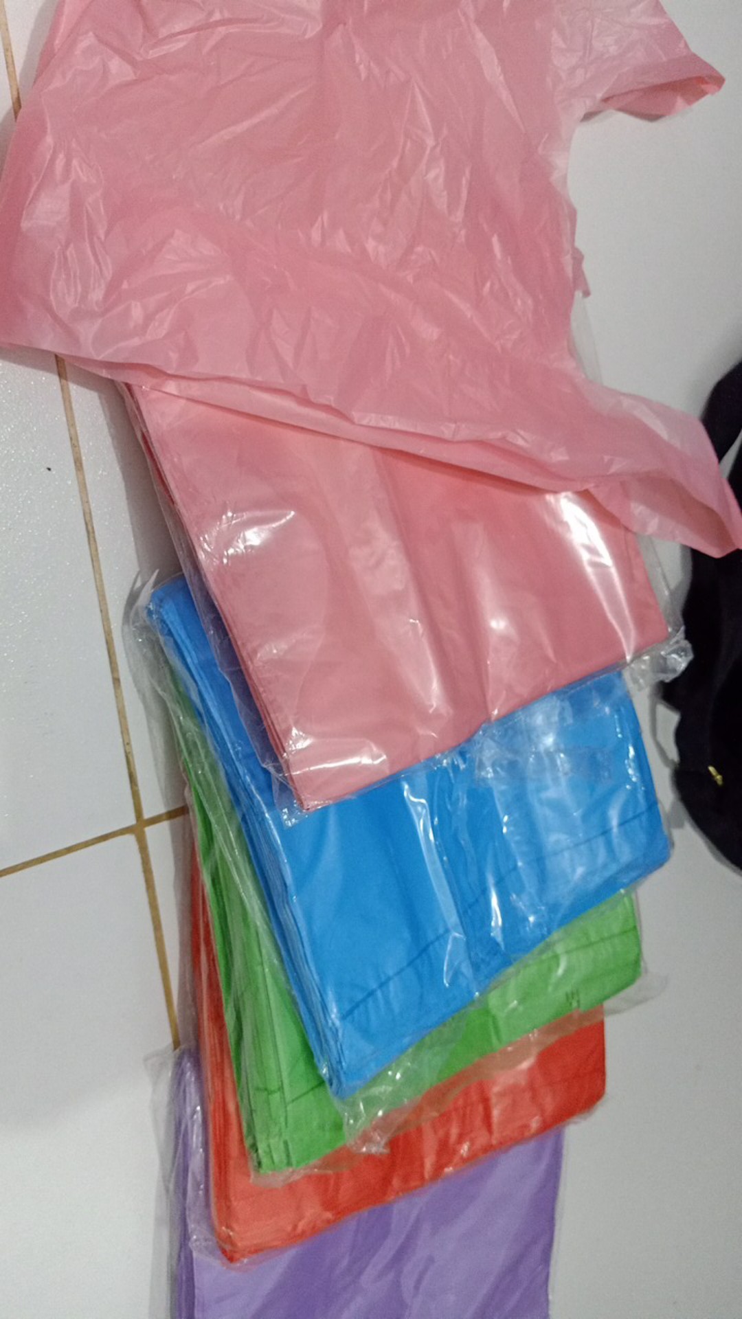 Kantong Plastik Hd Ukuran 17 (warna Hijau/merah/ungu/orange/tosca) 200gr=87 Lembar