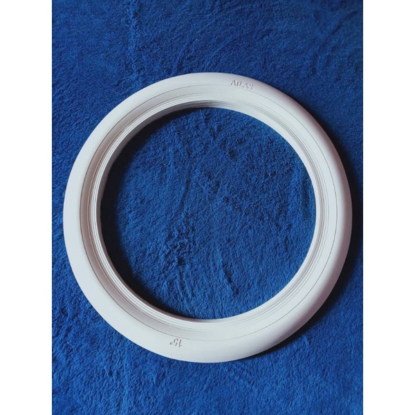 [Harga 1 pcs] Lisban | List Ban Mobil | Whitewall White wall Ban Mobil Ring 15