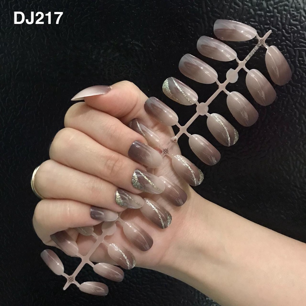 24Pcs Kuku Palsu Murah Motif / Fake Nails Motif Gliter Glossy Nude / Nail Art Kuku Palsu