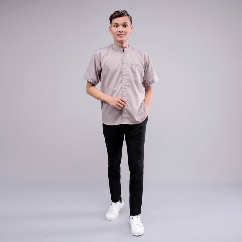Baju Koko Pria Lengan Pendek Kombinasi Batik Motif Yisunsin Warna Coksu
