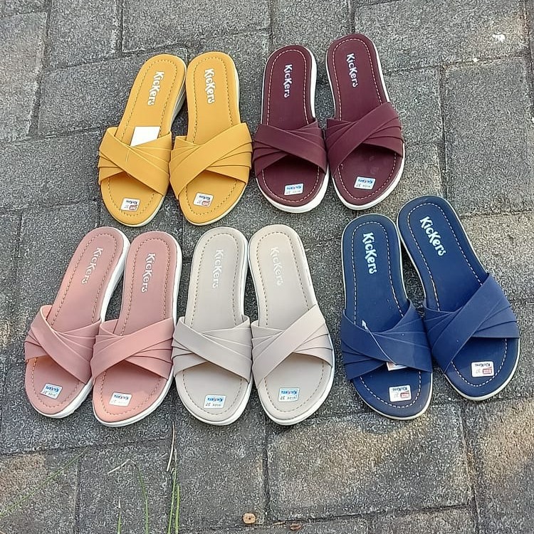 SANDAL SLOP WANITA KICKERS TERHITS KODE SLP06 MURAH GROSIR