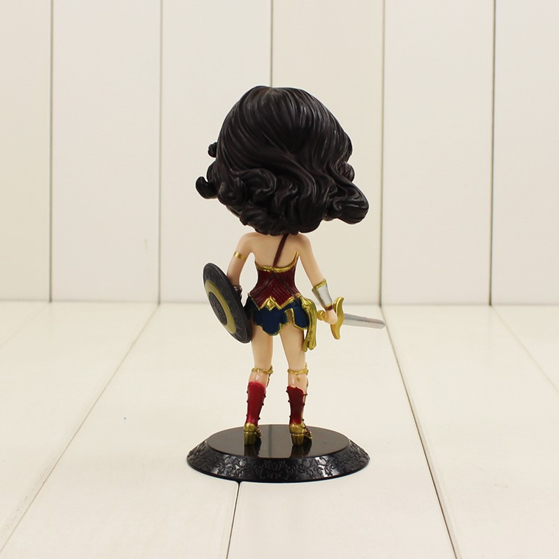 Qposket Wonder Woman Action Figure