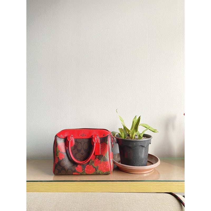 preloved like new coach mini bennet