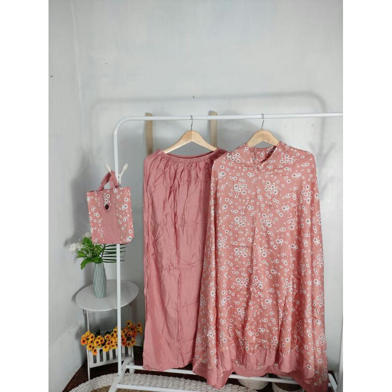 Mukena Rayon Adem dan Cantik