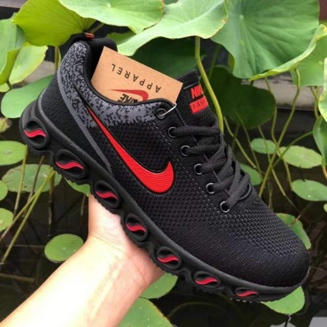 Sepatu Nike import laki Made in Vietnam