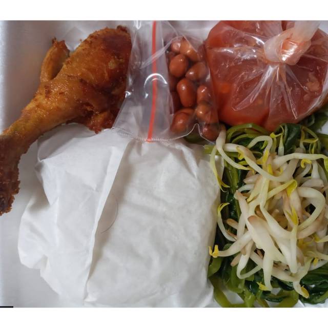 

Nasi Ayam Plecing Kangkung Lombok
