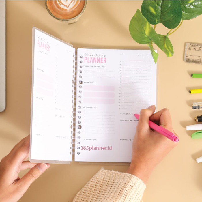 

Terlaris Notebook Spiral Productivity Planner Bisa Dibuka/Tutup 50 Lembar A5 Bergaransi