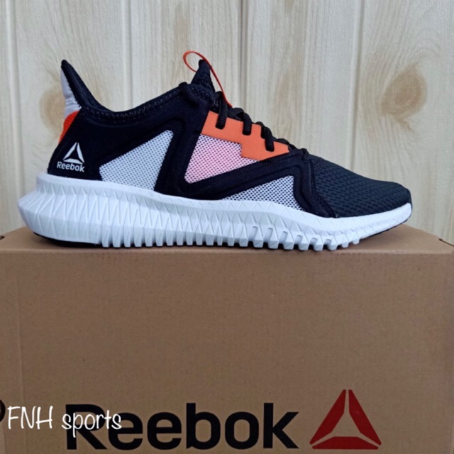 sepatu training reebok