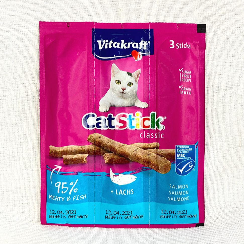 

VITAKRAFT Snack Kucing Mini STICK Salmon 18gr