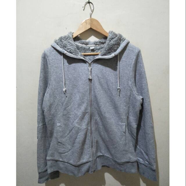 Jaket zipper hoodie uniqlo bulu/sherpa second original abu2 polos tebal