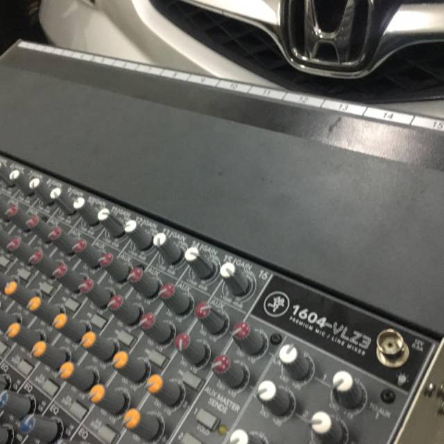 Mixer Mackie 1604 vlz 3