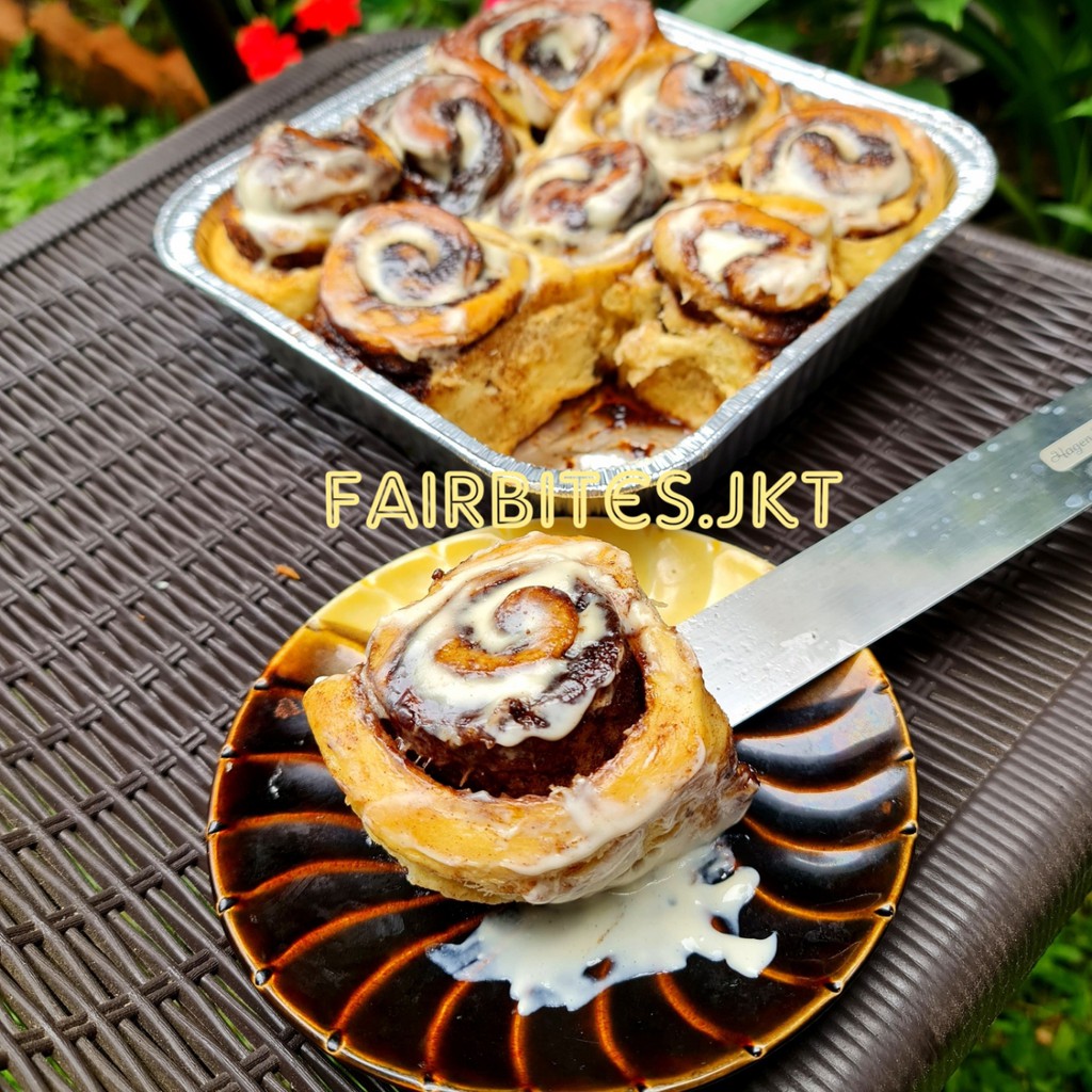 

CINNAMON ROLL with cream cheese frosting