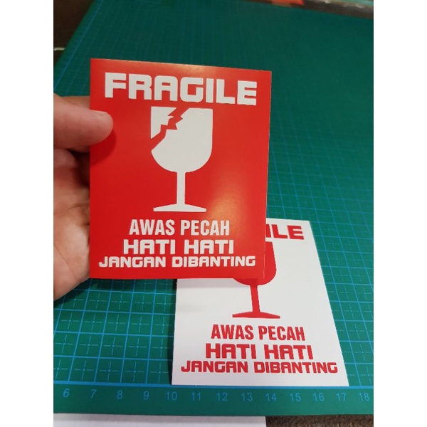 

stiker fragile handle with care awas pecah hati hati jangan dibanting uk 9x7,5 cm