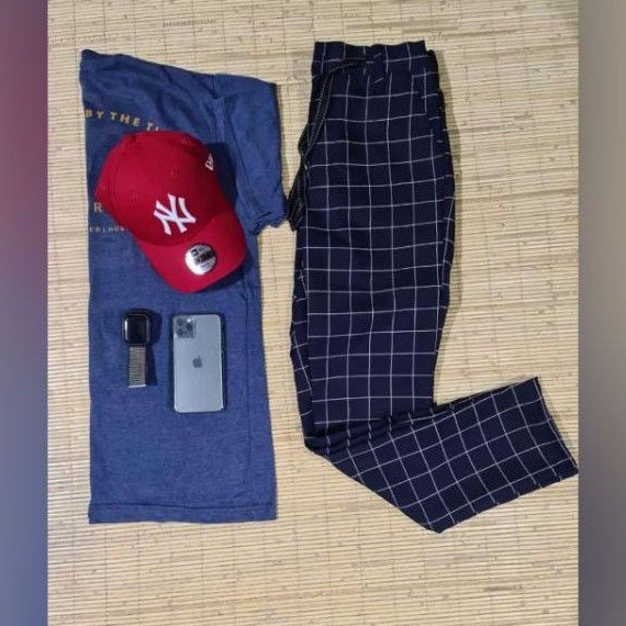 PROMO SATU SETELAN CELANA KOTAK KOTAK FREE + KAOS POLOS FUTIH /TERBARU HITS SELEBGRAM KEKINIAN-HITAM+BLU DONKER