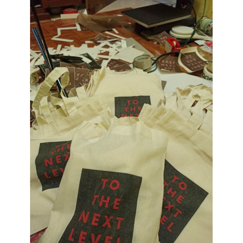 Totebag / kantong / tas ukuran 25x30 bisa custom Sablon Suka suka