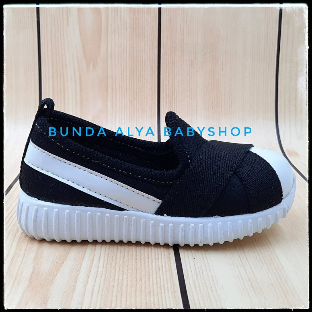 Sepatu Anak Perempuan Usia 2 3 4 5 Tahun HITAM - Sepatu Anak Sporty Cewek Cowok Alas Karet Anti Licin Size 22 - 28