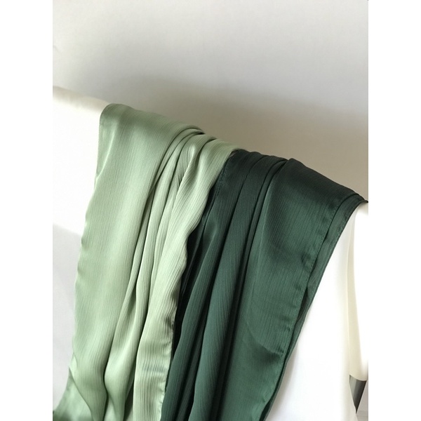 Pashmina Premium Satin Silk Malaysia Textured Crinkle (JAHIT TEPI KECIL SUPER RAPI)-Forest