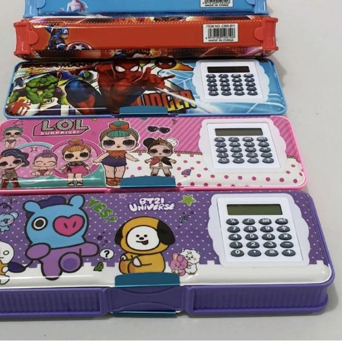 

Kekinian - kotak pensil ada kalkulator/pencil case KALKULATOR/TEMPAT PENSIL MAGNET KALKULATOR ,,
