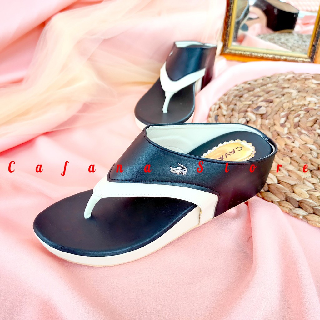 Cafana Sandal Wedges Wanita SDW275 Hitam Wedges