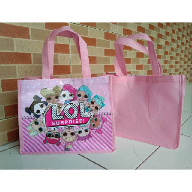 

TAS SOUVENIR ULANG TAHUN