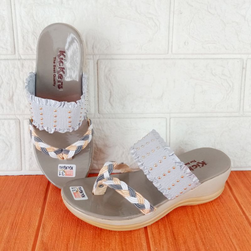 Kickers RF Renda 01 Sandal Anak Perempuan Jepit Wedges Hak 5cm Size 26-35 Abu Combi